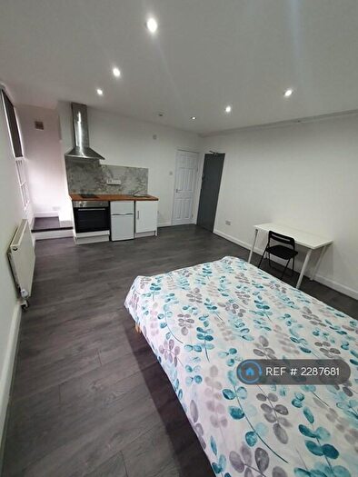 Studio To Rent In Mansfield Road, Nottingham, NG1