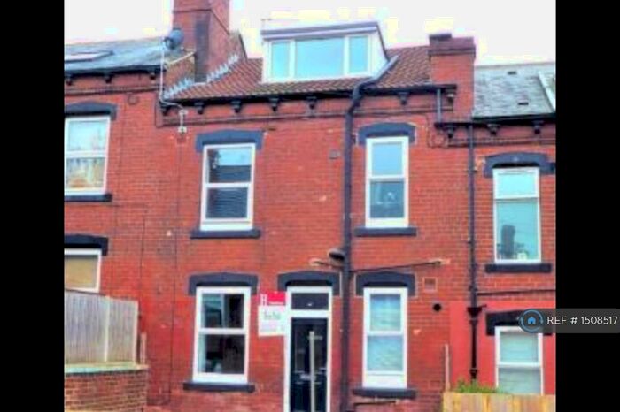 2 Bedroom Terraced House To Rent In Station Place, Leeds, LS13