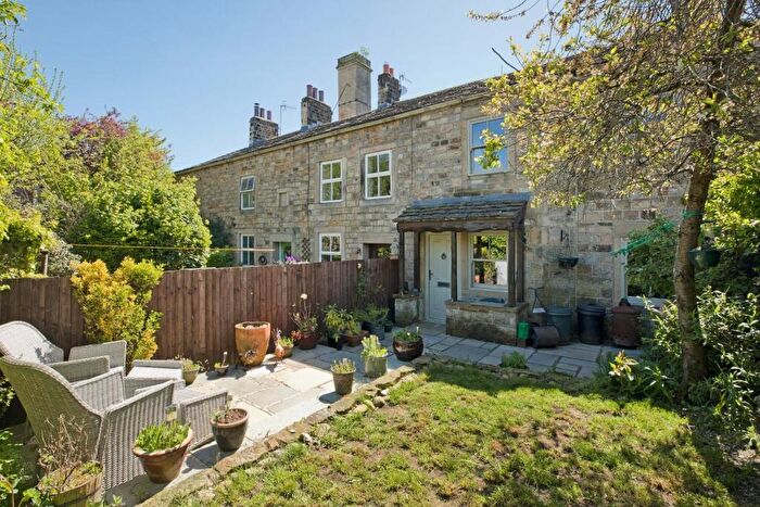 3 Bedroom Cottage For Sale In Burnside, Addingham, Ilkley, LS29