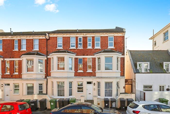 2 Bedroom Flat For Sale In Ceylon Place, Eastbourne, BN22