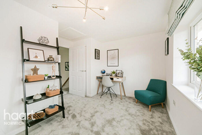 3 Bedroom End Of Terrace House For Sale In Woolhouse Way, Cringleford, Norwich, NR4