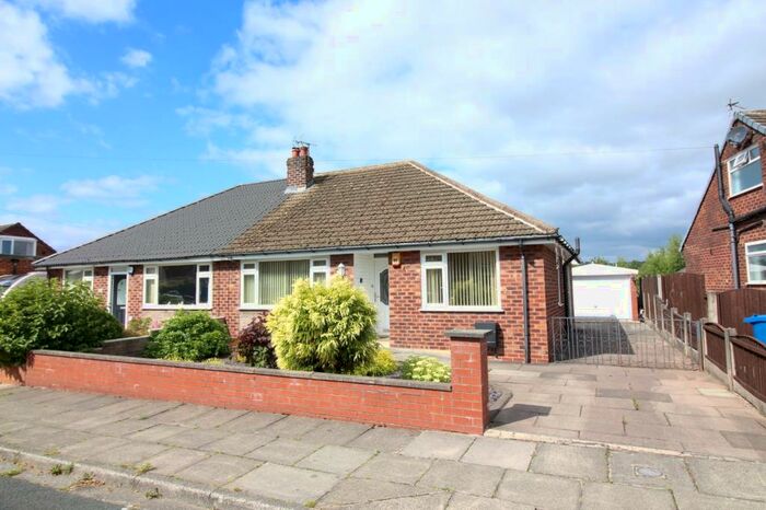 3 Bedroom Bungalow To Rent In Whitburn Drive, Bury, Greater Manchester, BL8