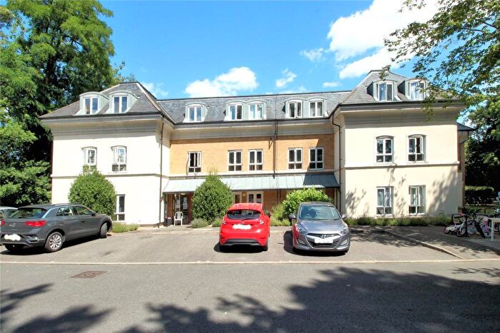 2 Bedroom Apartment To Rent In Woking, Surrey, GU22