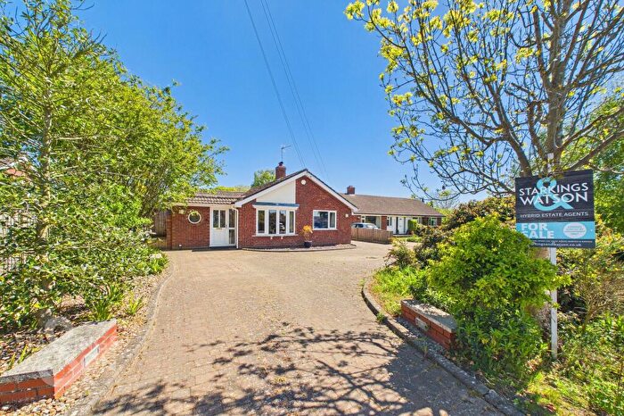 4 Bedroom Detached Bungalow For Sale In Gilbert Close, Alpington, Norwich, NR14