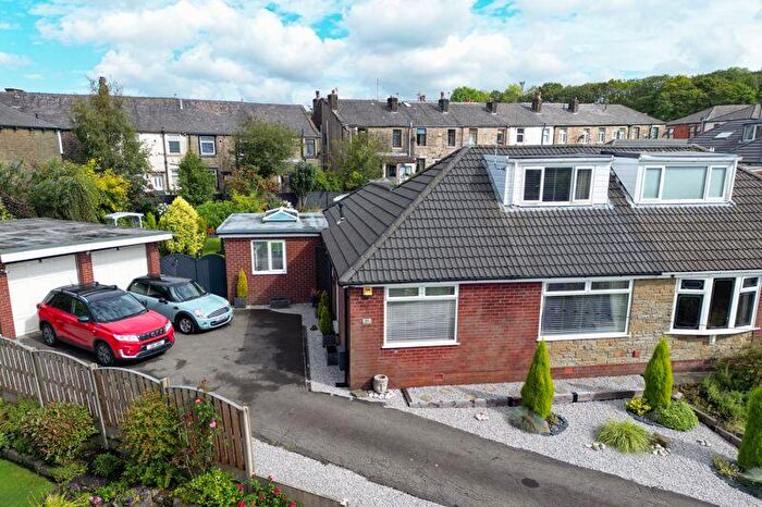 3 Bedroom Semi-Detached Bungalow For Sale In Ladyhouse Close Milnrow, OL16