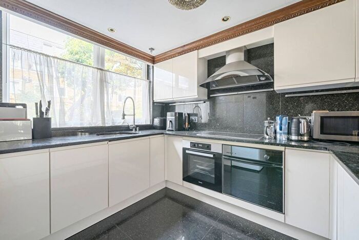 3 Bedroom Flat To Rent In Harewood Avenue, Marylebone, London, NW1