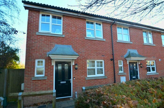 3 Bedroom End Of Terrace House To Rent In Aspen Grove, Pinner, HA5
