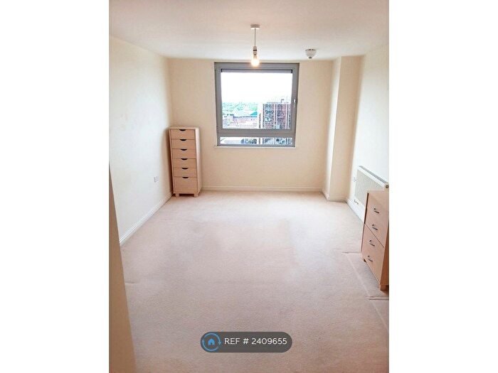 2 Bedroom Flat To Rent In Aspects, Sutton, SM1