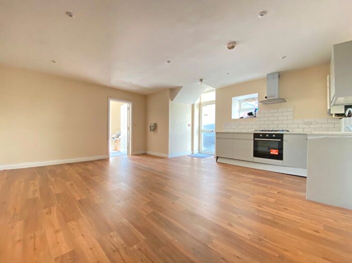 2 Bedroom Maisonette To Rent In Pym Street, Plymouth, PL1