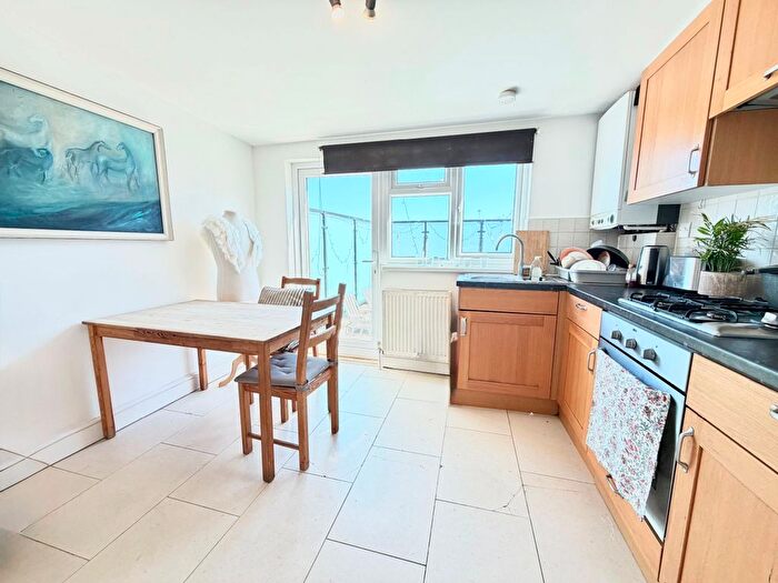 2 Bedroom Flat To Rent In Turnpike Lane, London, N8