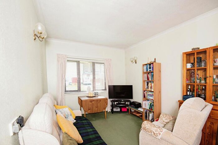 1 Bedroom Flat For Sale In Rochester Gate, High Street, Rochester, Kent, ME1