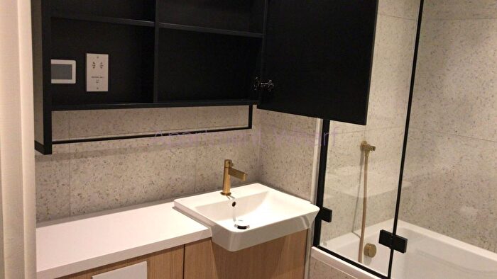 2 Bedroom Flat To Rent In Bouchon, Bouchon Point, Cendal Crescent, Whitechapel, E1