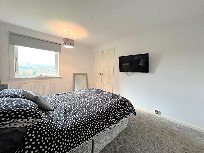 2 Bedroom Flat For Sale In Tiree Place, Hallglen, Falkirk, FK1