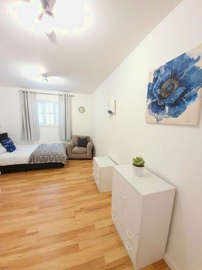 Studio To Rent In Lower High Street, Wednesbury, WS10