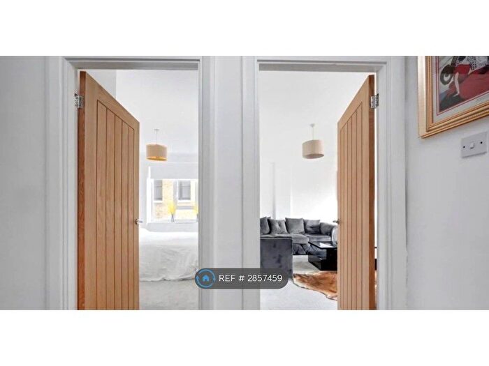 2 Bedroom Flat To Rent In Parking Incl Amp; Pet Friendly, Hove, BN3