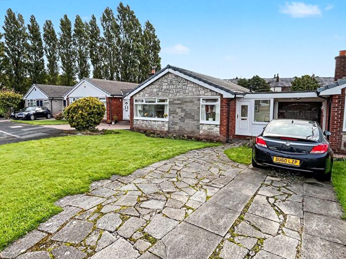 4 Bedroom Detached House For Sale In Anfield Close, Bury, BL9