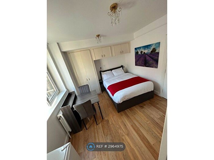 Studio To Rent In Sloane Avenue, London, SW3