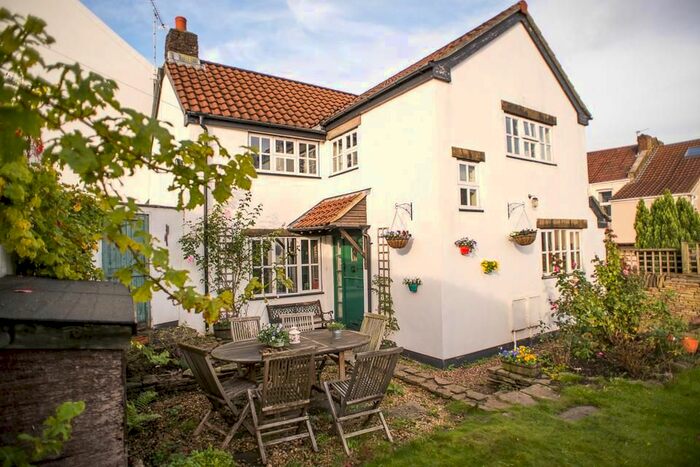 2 Bedroom Cottage To Rent In Saunders Road, Staple Hill, Bristol, BS16