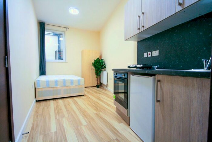 Studio To Rent In Queens Parade, Queens Road, London, NW4