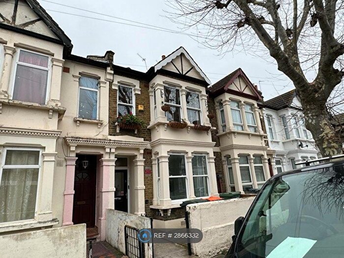 2 Bedroom Flat To Rent In Tudor Road, London, E6