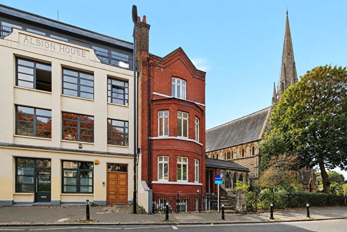 2 Bedroom Flat For Sale In Stoke Newington Church Street, London, N16