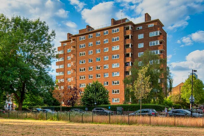 3 Bedroom Flat To Rent In Kennington Park Place, London, SE11