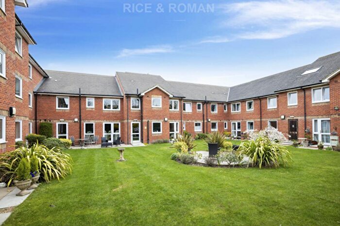 2 Bedroom Retirement Property For Sale In Manor Road North, Hinchley Wood, KT10