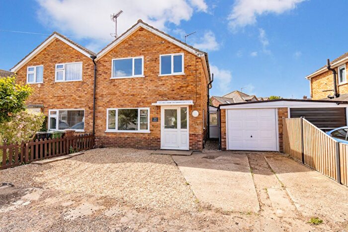 3 Bedroom Semi Detached House For Sale In Shelford Drive, King's Lynn, Norfolk, PE30