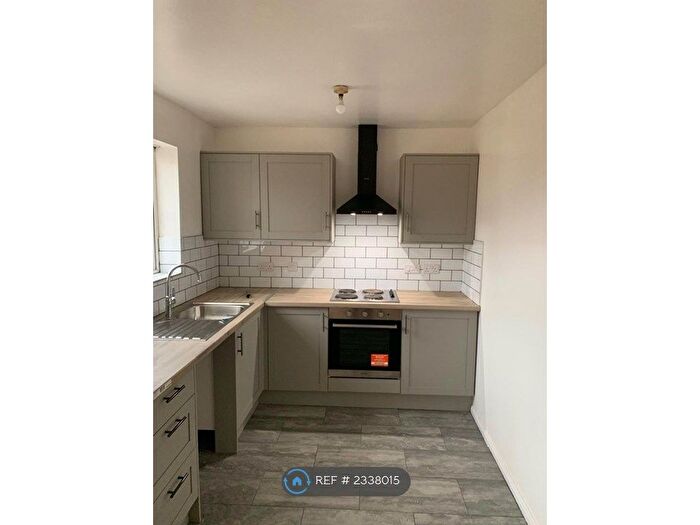 2 Bedroom Flat To Rent In Nepaul Road, Manchester, M9