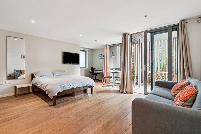 Studio To Rent In Blackthorn Avenue, London, N7