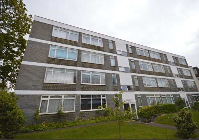 1 Bedroom Flat To Rent In St Marks Hill, Surbiton, KT6