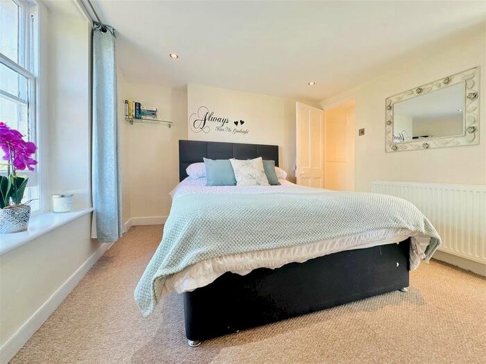 3 Bedroom Terraced House For Sale In Temperance Place, Brixham, TQ5