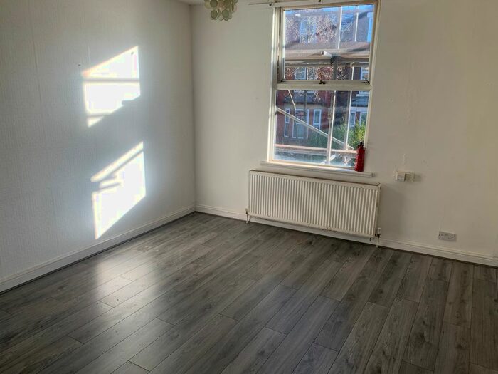 2 Bedroom Flat To Rent In Delaunays Road, Crumpsall, Manchester, M8