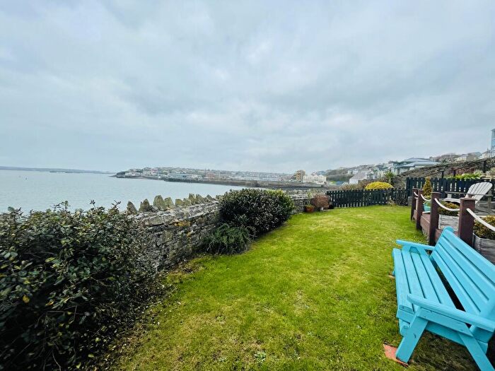 2 Bedroom Apartment To Rent In Milford Haven, SA73