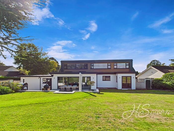 4 Bedroom Detached House For Sale In Seymour Drive, Torquay, TQ2