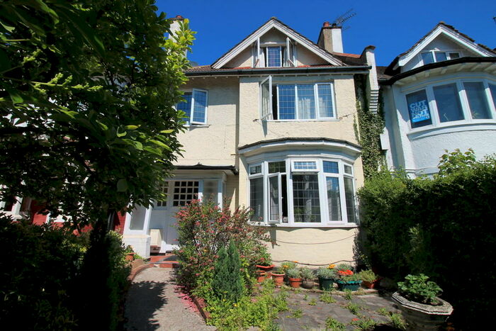 1 Bedroom Apartment To Rent In Alexandra Park Road, London, N10