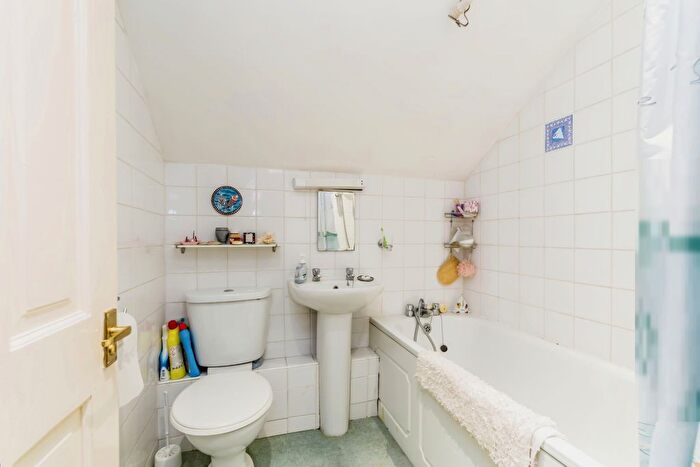 4 Bedroom Detached House For Sale In Matlock Road, Caterham, Surrey, CR3