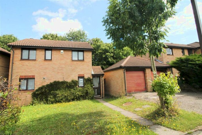 3 Bedroom Detached House To Rent In Brayton Court, Shenley Lodge, Milton Keynes MK5