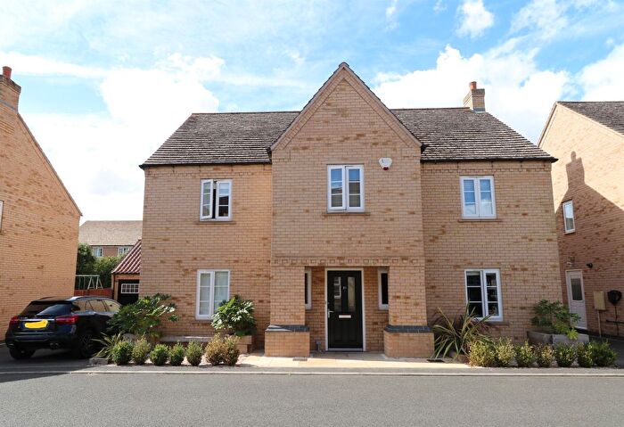 4 Bedroom Detached House For Sale In Paynes Field, Barnack, Stamford, PE9