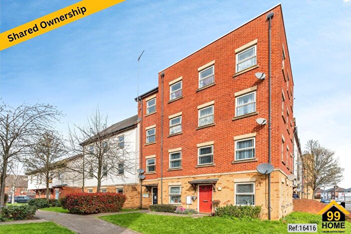2 Bedroom Flat For Sale In The Embankment, Northamptonshire, NN8