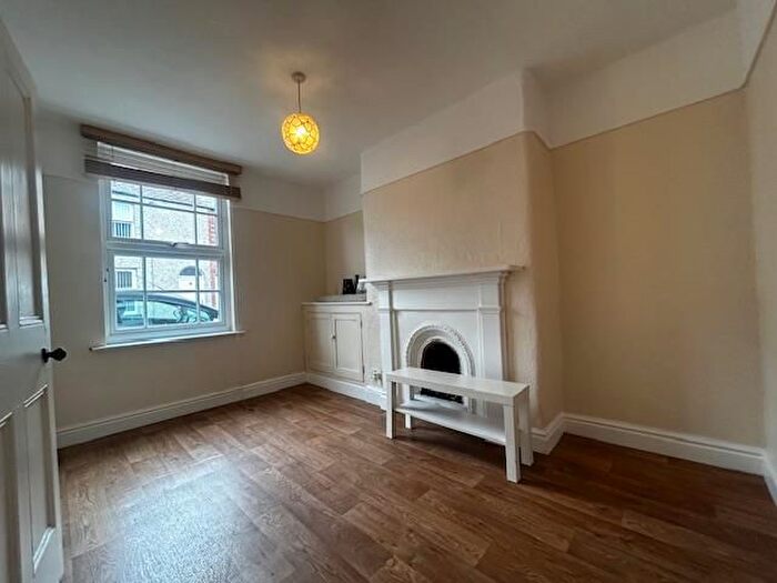 2 Bedroom End Of Terrace House To Rent In Gladstone Street, Mold, CH7
