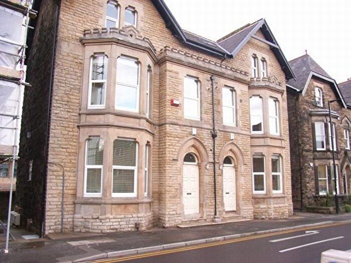 1 Bedroom Flat To Rent In East Parade, Harrogate, North Yorkshire, Uk, HG1