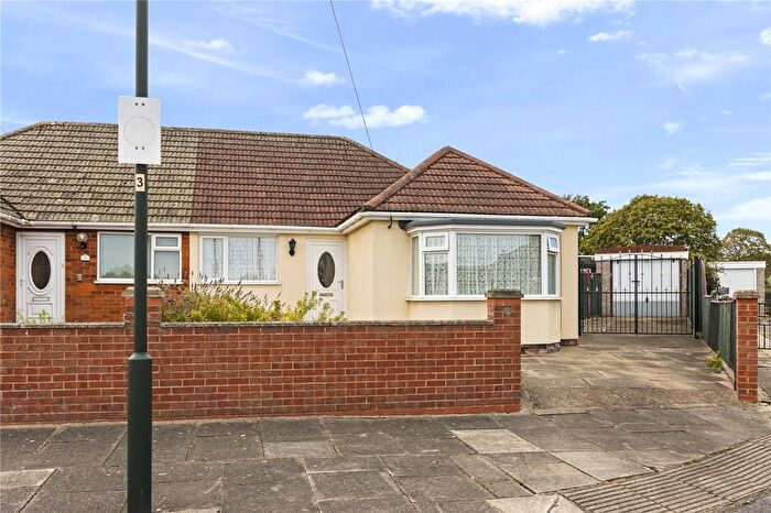2 Bedroom Bungalow For Sale In Barry Avenue, Grimsby, North East Lincs, DN34