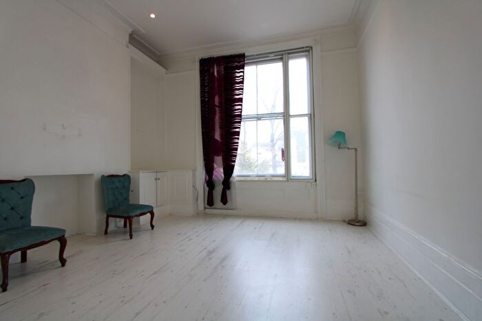 1 Bedroom Flat To Rent In Elsham Road, London, W14