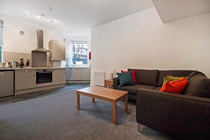 1 Bedroom Flat To Rent In Eccles Old Road, Salford, M6