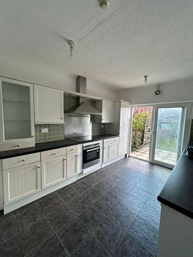 5 Bedroom Terraced House To Rent In Glanbrydan Avenue, Brynmill, SA2