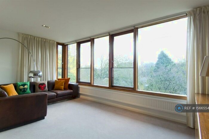 4 Bedroom Semi-Detached House To Rent In Wood Lane, London, N6