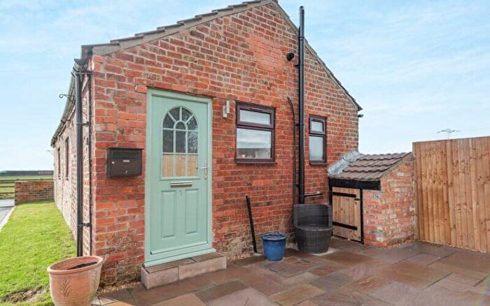 1 Bedroom Cottage To Rent In Newland, Epworth, Doncaster, DN9