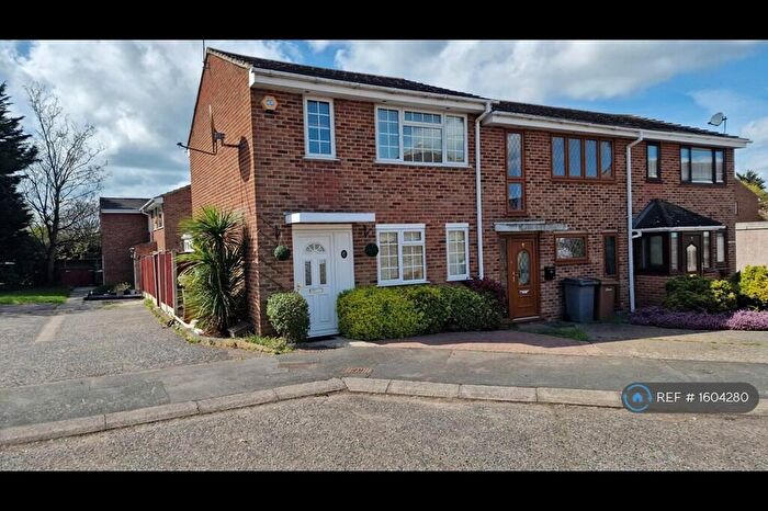 3 Bedroom End Of Terrace House To Rent In Dahlia Close, Chelmsford, CM1