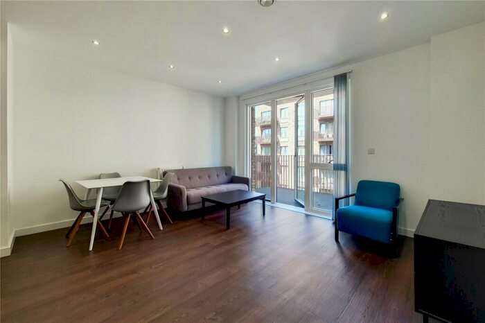 2 Bedroom Apartment To Rent In Frobisher Yard, London, E16